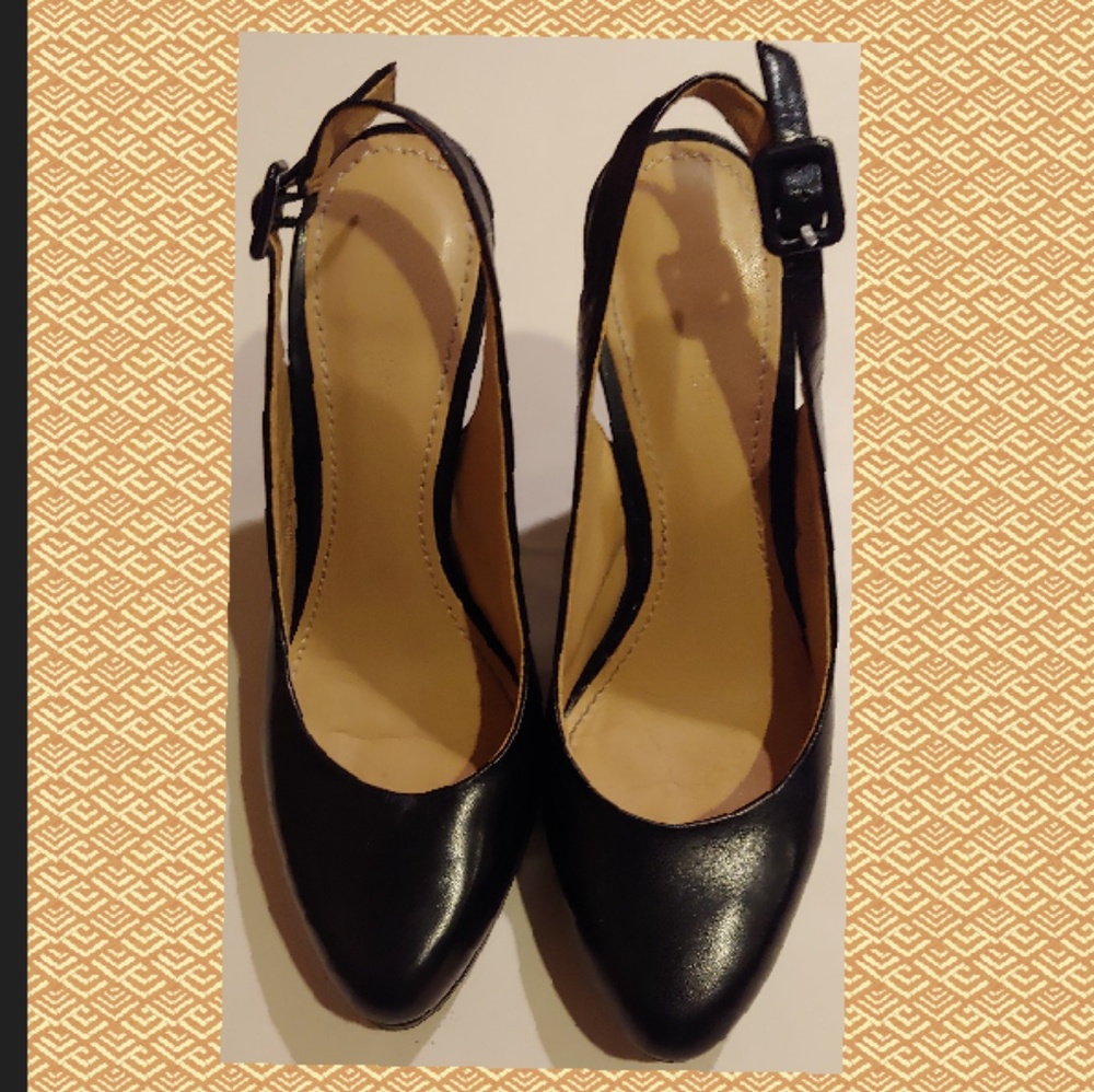 Nine west shoes.